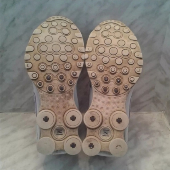 Nike Shox Running Shoe 325200-111 Women Size US 8 sneakers R4 - Picture 6 of 6